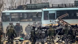 Pulwama attack: आज के ही दिन हुआ था पुलवामा अटैक, देश आज नम आंखों से दे रहा शहीद हुए जांबाजों को श्रद्धांजलि