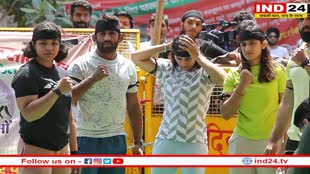 Wrestlers Protest: यौन शोषण के खिलाफ धरने पर बैठे पहलवानों ने मनाया 'ब्लैक डे', काली पट्टी बांधकर शुरू किया विरोध प्रदर्शन