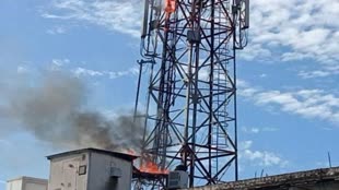 CG NEWS :  कोंडागांव में नक्सलियों ने मोबाइल टॉवर में लगाई आग, घटना स्थल पर लगाया बैनर पोस्टर ...