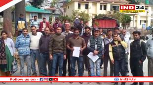 पेयजल के लिए मचा हाहाकार, ग्रामीणों का एसडीएम कार्यालय में प्रदर्शन