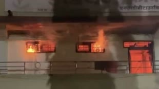 CG News :  इंडियन काफी हाउस में लगी भयंकर आग, आग लगने से अफरा-तफरी का माहौल.....