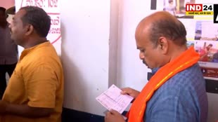 Karnataka Election 2023 : वर्तमान मुख्यमंत्री सीएम बसवराज बोम्मई ने शिगावी, हावेरी में डाला वोट