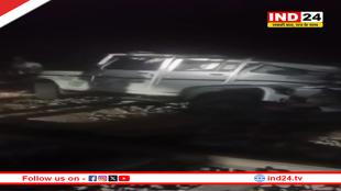 बड़ा हादसा टला, रेलवे ट्रैक पर फंसी जीप से टकराई बुंदेलखंड एक्सप्रेस