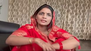 नेहा राठौर के खिलाफ बीजेपी महिला मोर्चा का प्रदर्शन, लोक गायिका के खिलाफ कार्रवाई की मांग