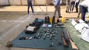 CG NEWS :  पुलिस और नक्सली के बीच मुठभेड़ ,5-5 लाख के 2 इनामी समेत 3 नक्सली ढेर, हथियार और सामान बरामद......