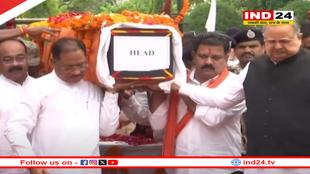 सीएम साय-डिप्टी सीएम और शीर्ष नेताओं ने शहीद ASP को दिया कंधा, बेटे ने दी मुखाग्नि  