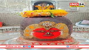 भस्म आरती में बाबा महाकाल के मस्तक पर सजा चांदी का सूर्य, भक्तों को निराले अंदाज में दिए दर्शन