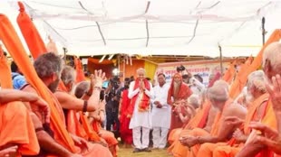 Rajasthan Election से पहले चातुर्मास के संतों की शरण में पहुंचे सीएम गहलोत, वसुंधरा राजे का नाम लेकर दिया सियासी संदेश 