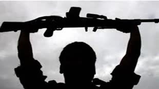 CG NEWS : जगदलपुर में 5 इनामी नक्सलियों ने पुलिस अधिकारियों के सामने किया आत्मसमर्पण