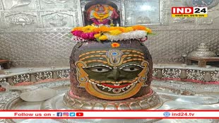 भव्य मुकुट और वैष्णव तिलक में सजे बाबा महाकाल