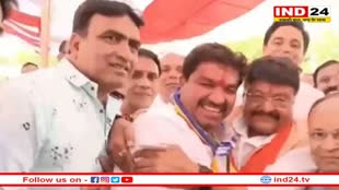 MP Election 2023: इस अंदाज में मिले राजनीति के दो विरोधी, शुक्ला ने छुए पैर तो विजयवर्गीय ने लगाया गले