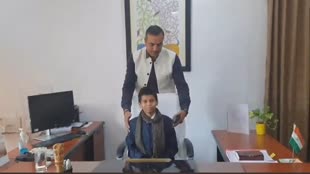 जब छात्र बना एक दिन का कलेक्टर