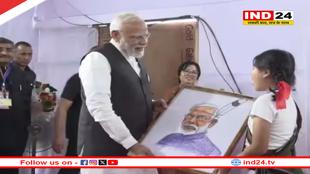 मणिपुर हिंसा के बाद पहली बार इम्फाल पहुंचे पीएम मोदी, चुराचांदपुर में भारी बारिश के बीच पीड़ितों से की मुलाकात