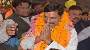 सीएम मोहन अचानक पहुंचे एमवीएम कॉलेज, छात्रों और स्टाफ से किया संवाद