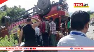 टिहरी गढ़वाल में भीषण सड़क हादसा, हर्षिल जा रहे कांवड़ियों का ट्रक पलटा, 3 की मौत