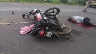 CG NEWS : सड़क पर 2 बाइक की आमने-सामने हुई भीषण भिड़ंत, 1 की मौत और  3 गंभीर रूप से घायल 