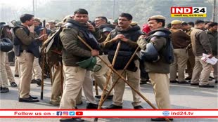 दिल्ली का लाल किला बंद, सिंघु बॉर्डर भी सील, दिल्ली-नोएडा के बीच भीषण जाम में फंसे कई वाहन