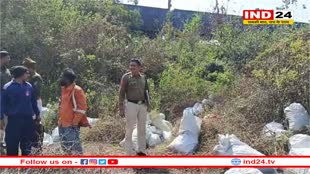 हरदा ब्लास्ट के बाद अब रेलवे ट्रैक के पास मिला बम का जखीरा, मचा हड़कंप 