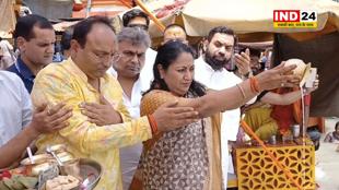 दिल्ली सीएम रेखा गुप्ता ने हर की पैड़ी के पवित्र ब्रह्मकुंड पर लगाई गंगा में डुबकी, परिवार संग किया गंगा पूजन