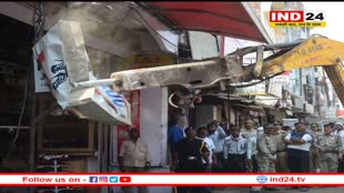 होटल ताज के सामने से अतिक्रमण हटाने की बड़ी कार्रवाई- झुग्गी बस्ती पर चला बुलडोजर