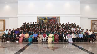 CG NEWS :  छत्तीसगढ़ के स्टूडेंट ने राष्ट्रपति द्रौपदी मुर्मू से की मुलाकात....