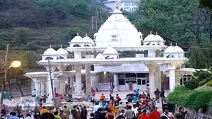 वैष्णो देवी के दर्शन करने के लिए सरकार ने रखी शर्तें, लोगों को सख्ती से इन नियमों का करना होगा पालन