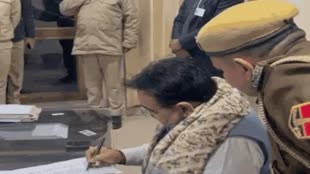 व्यवस्थाओं को लेकर औचक निरीक्षण पर पहुंचे CM Bhajanlal ने कहा- इसे देखना, उधर जयपुर में पुलिस ने हवालात में बंद आरोपी को छोड़ दिया