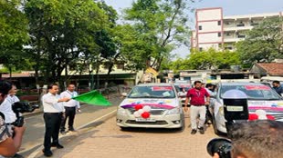 CG NEWS : कलेक्टर डॉ गौरव सिंह ने  “होम वोटिंग मतदान रथ” को हरी झंडी दिखाकर किया रवाना