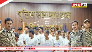 सुकमा में 40 लाख रुपये के इनामी 22 माओवादियों ने किया सरेंडर