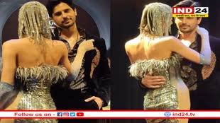 सिद्धार्थ मल्होत्रा का मॉडल ने पकड़ा कॉलर, अपनी ओर खींचकर देने लगी पोज