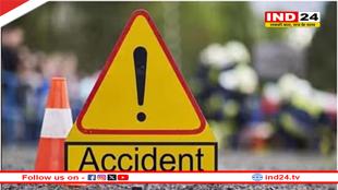 अनियंत्रित होकर पेड़ से टकराई तेज रफ्तार कार,3 की मौत