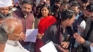 RPSC की भर्ती परीक्षा की तारीख आगे बढ़ाने के लिए धरना दे रहे अभ्यर्थियों को हटाने पहुंची राजस्थान पुलिस, दिया ये बड़ा आश्वासन 