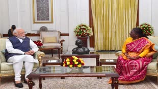 Swami Vivekananda: स्वामी विवेकानंद की जयंती पर राष्ट्रपति द्रौपदी मुर्मू और पीएम मोदी ने की श्रद्धांजलि अर्पित