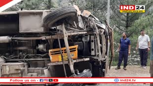 Madhya Pradesh के तीर्थ यात्रियों की बस गंगोत्री नेशनल हाईवे पर पलटी, खरगोन जिले के 5 यात्री घायल 