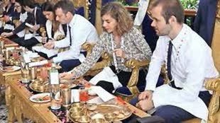 जी-20 शिखर सम्मेलन में भी दिखी छत्तीसगढ़ी संस्कृति,  विदेशी डेलीगेट्स छत्तीसगढ़िया व्यंजन और पारंपरिक नृत्य का लुत्फ लिया।