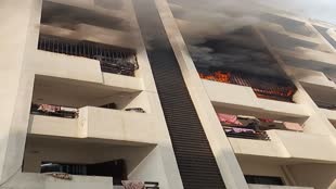 CG NEWS : रायपुर में पुलिस कॉलोनी के एक मकान में लगी भीषण आग, मौके पर पहुंची फायर ब्रिगेड की गाडिय़ां ....