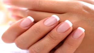 Health Tips: नाखूनों को चमकदार बनाने के लिए इन चीजों को करें डाइट में शामिल