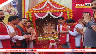 गोरखा नगर में 25वां दुर्गा महोत्सव शुरू, छोलिया नर्तकों ने किया भव्य स्वागत