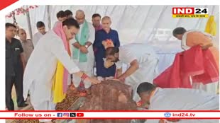 राजस्थान CM Bhajanlal Sharma ने किए गिर्राज महाराज के दर्शन, श्रीनाथ जी व मुखारविंद मंदिर में किया दुग्धाभिषेक