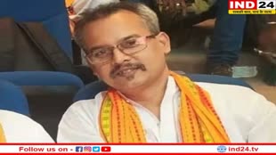 National Anthem: हाथ में सिगरेट पकड़कर हंसते हुए राष्ट्र गान गाती दिखीं 2 लड़कियां, BJP नेता बोले- 'तुरंत गिरफ्तार किया जाए'