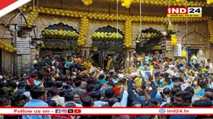 बांके बिहारी के भक्तों के लिए बड़ी खबर, सीढ़िया चढ़ने और जगमोहन में दर्शन करने पर रोक लगाई