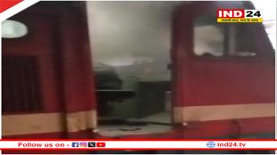 इटारसी स्टेशन पर खड़ी रीवा-भोपाल सुपरफास्ट ट्रेन के इंजन में लगी आग, धुआं उठने से मचा हड़कंप