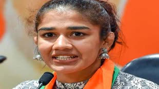 बबिता फोगाट ने किया साक्षी मलिक पर पलटवार, ट्वीट कर कहा...