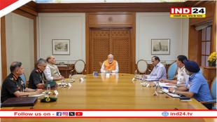 प्रधानमंत्री नरेंद्र मोदी से रक्षा सचिव राजेश कुमार सिंह ने मुलाकात की