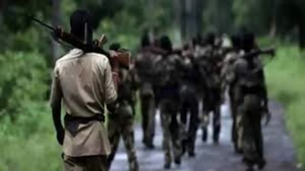 CG NEWS : छत्तीसगढ़ से भागकर तेलंगाना में नक्सलियों ने किया सरेंडर, 13 सालों से थे सक्रिय