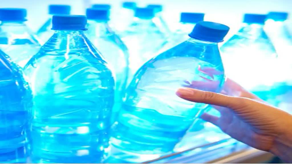 Alkaline Water Facts: क्या है एल्कलाइन वॉटर? क्यों लोगों के जीवन में तेजी से बना रहा अपनी जगह, जानें