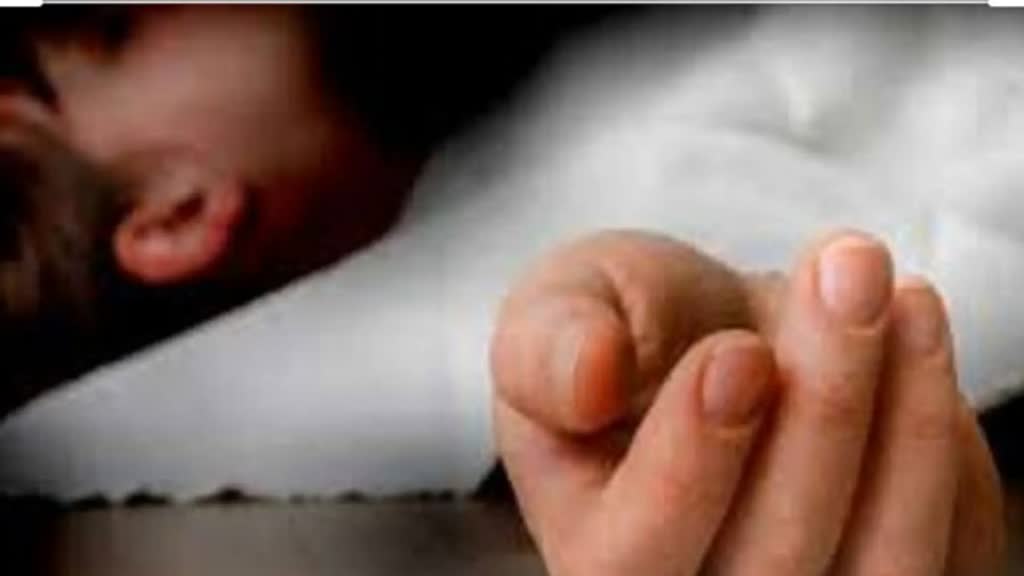 CG NEWS :  गणेश चतुर्थी के दिन गणेश पंडाल  में बिजली मरम्मत के दौरान सीढ़ी से गिरकर युवक की मौत, पीएम करवाने करते रहे पुलिस का इंतजार