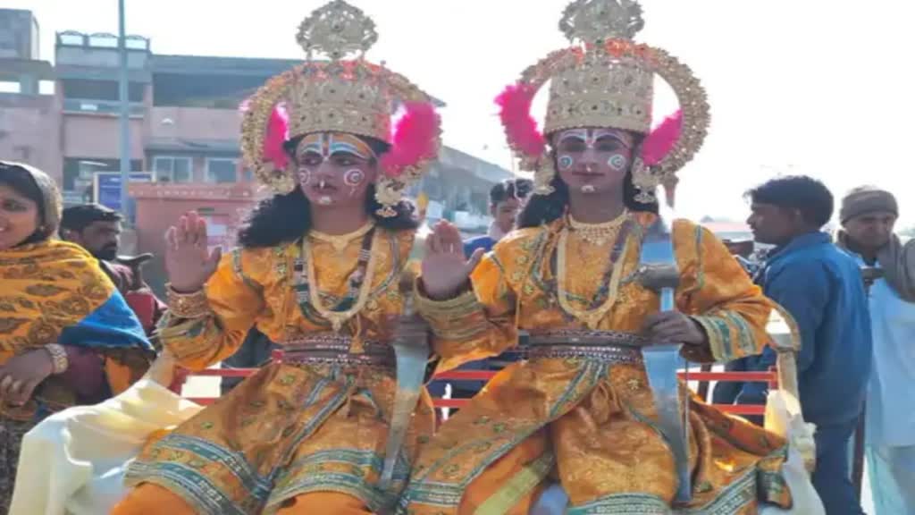 Ayodhya Ram Mandir: सीता रसोई में जयपुर के तेल से बनेगी भोजन प्रसाद, हाथी-घोड़े और ऊंट गाड़ियों पर निकाली शोभा यात्रा, सीएम ने ध्वज दिखाकर किया रवाना 