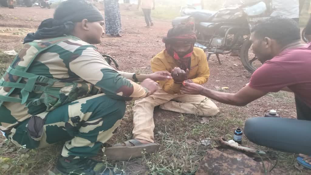 CG NEWS :  बीएसएफ ने फिर पेश की सेवा की मिसाल, बाइक दुर्घटना में चोटिल 2 युवकों का समय पर इलाज कर बचाई जान...