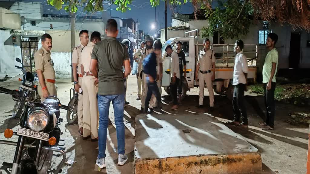 CG NEWS : राजधानी में बढ़ते अपराध पर अंकुश लगाने के लिए रायपुर पुलिस कोने-कोने पर पुलिस की गश्त 